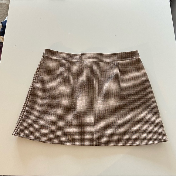 READ NEW Courrèges Reedition Checked Vinyl Mini Skirt Brown Appliquéd Logo 44. - Picture 7 of 10